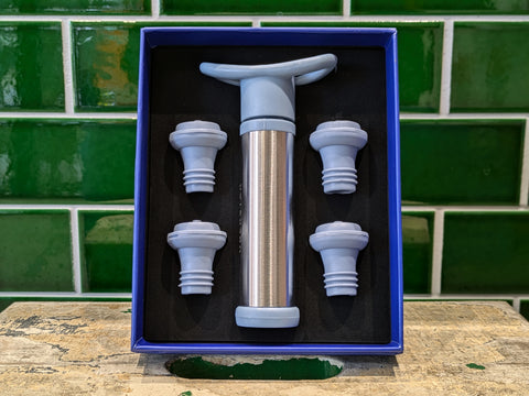 Wine Saver - Vacuum Pump Preserver and Stopper Gift Set